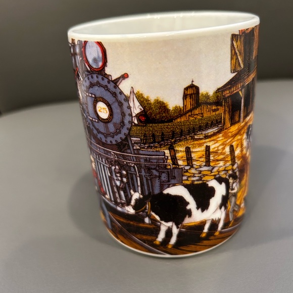 H. Hargrove Mug “The Stubborn Cow”.  3 5/8” H x 3” Opening Diameter Porcelaine - Picture 5 of 6